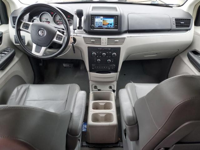 2C4RVABG8CR194215 - 2012 VOLKSWAGEN ROUTAN SE SILVER photo 8