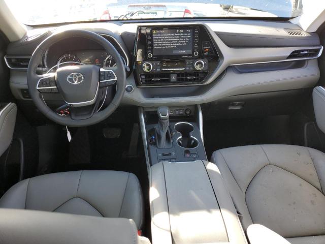 5TDHZRBH9NS210746 - 2022 TOYOTA HIGHLANDER XLE SILVER photo 8