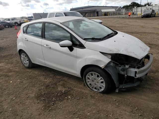 3FADP4TJ0JM115923 - 2018 FORD FIESTA S WHITE photo 4