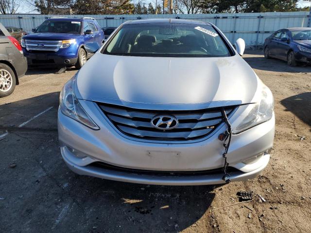 5NPEC4AC5CH327157 - 2012 HYUNDAI SONATA SE SILVER photo 5