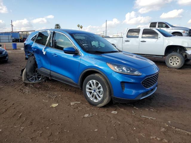 1FMCU0G6XLUB24524 - 2020 FORD ESCAPE SE BLUE photo 4