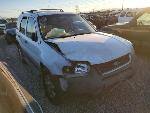 1FMYU03184KA28940 - 2004 FORD ESCAPE XLT WHITE photo 4