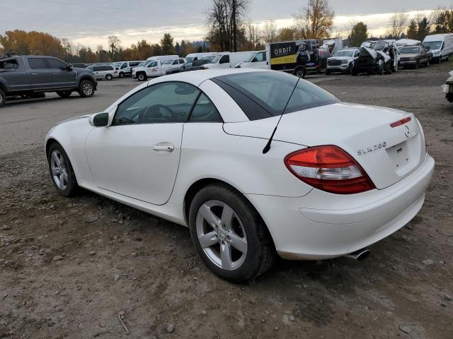 WDBWK54F26F104882 - 2006 MERCEDES-BENZ SLK 280 WHITE photo 2