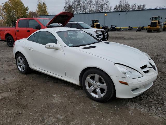 WDBWK54F26F104882 - 2006 MERCEDES-BENZ SLK 280 WHITE photo 4