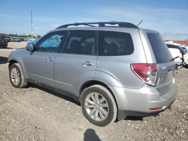 JF2SHAEC0DH409070 - 2013 SUBARU FORESTER LIMITED SILVER photo 2