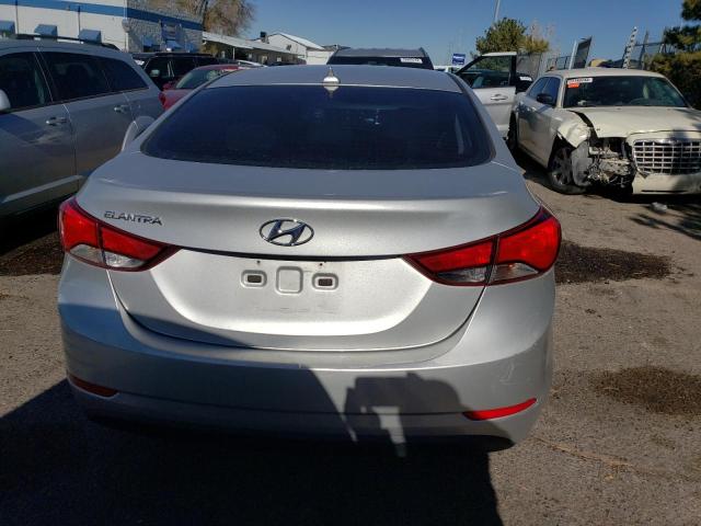 5NPDH4AE3GH699973 - 2016 HYUNDAI ELANTRA SE SILVER photo 6