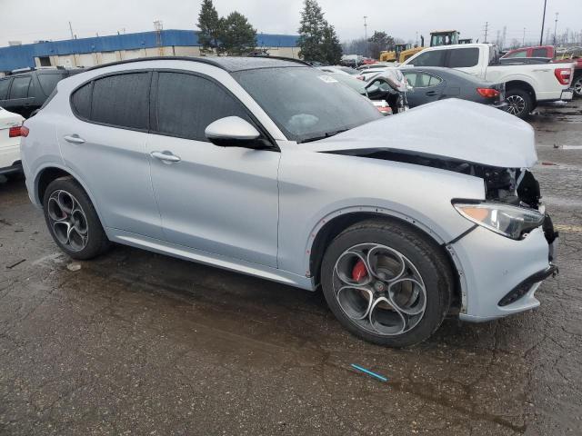 ZASPAKBNXM7D01072 - 2021 ALFA ROMEO STELVIO TI BLUE photo 4