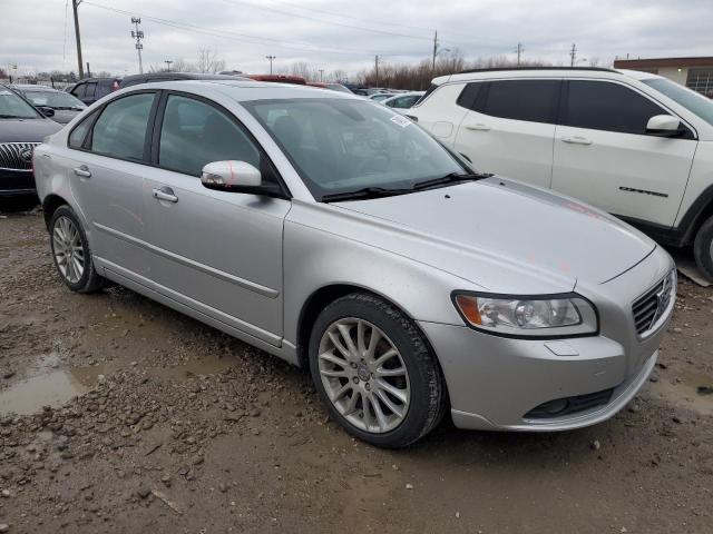 YV1390MS7A2511879 - 2010 VOLVO S40 2.4I SILVER photo 4