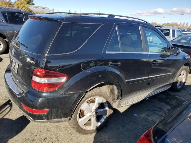 4JGBB8GB2AA540840 - 2010 MERCEDES-BENZ ML 350 4MATIC BLACK photo 3