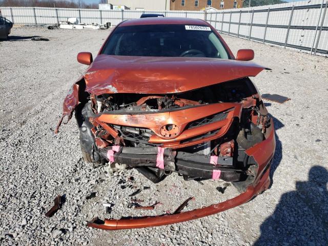 2T1BU4EE0DC074667 - 2013 TOYOTA COROLLA BASE ORANGE photo 5