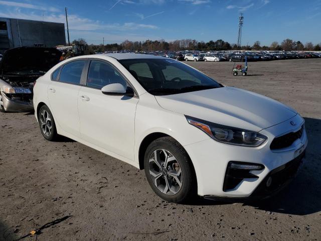 3KPF24AD0ME267665 - 2021 KIA FORTE FE WHITE photo 4