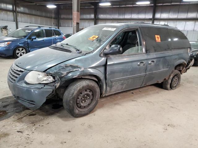 2005 CHRYSLER TOWN & COU LX, 