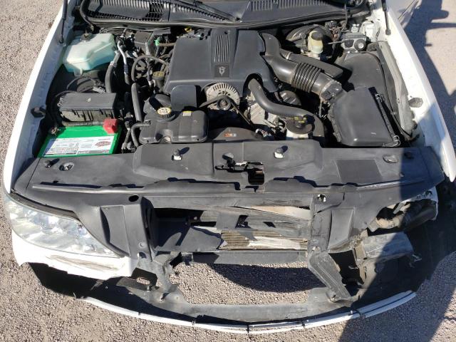 1LNHM81W73Y627577 - 2003 LINCOLN TOWN CAR EXECUTIVE WHITE photo 11