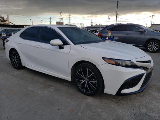 4T1G11AK8PU822450 - 2023 TOYOTA CAMRY SE NIGHT SHADE WHITE photo 4