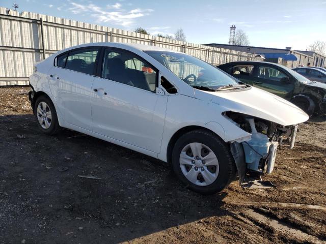 KNAFK4A62G5476792 - 2016 KIA FORTE LX WHITE photo 4