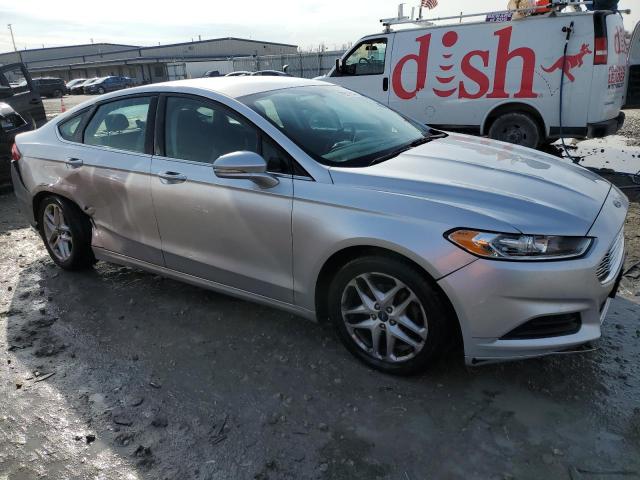 3FA6P0H72ER130477 - 2014 FORD FUSION SE SILVER photo 4