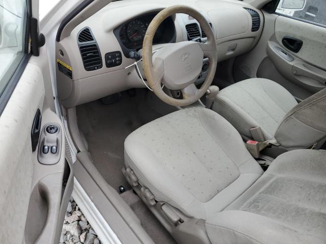 KMHCG35C14U311640 - 2004 HYUNDAI ACCENT GL WHITE photo 8