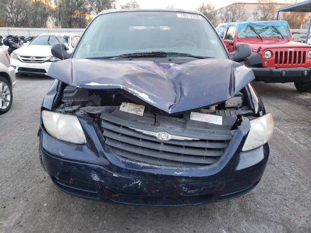 1C4GP45R45B407579 - 2005 CHRYSLER TOWN & COU ლურჯი ფოტო 5