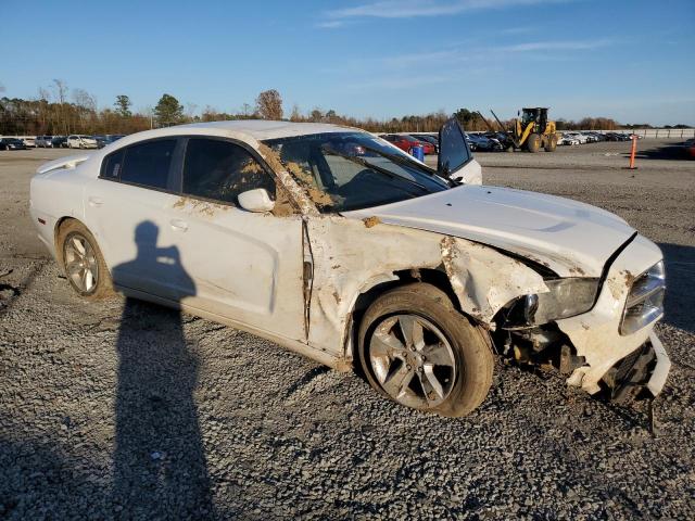 2B3CL3CG4BH576172 - 2011 DODGE CHARGER WHITE photo 4