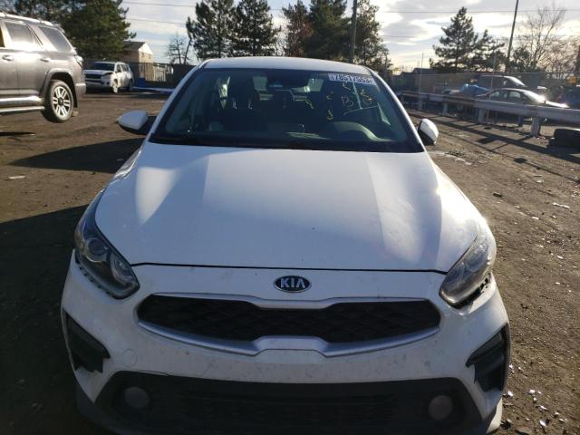 3KPF24AD1KE136743 - 2019 KIA FORTE FE WHITE photo 5