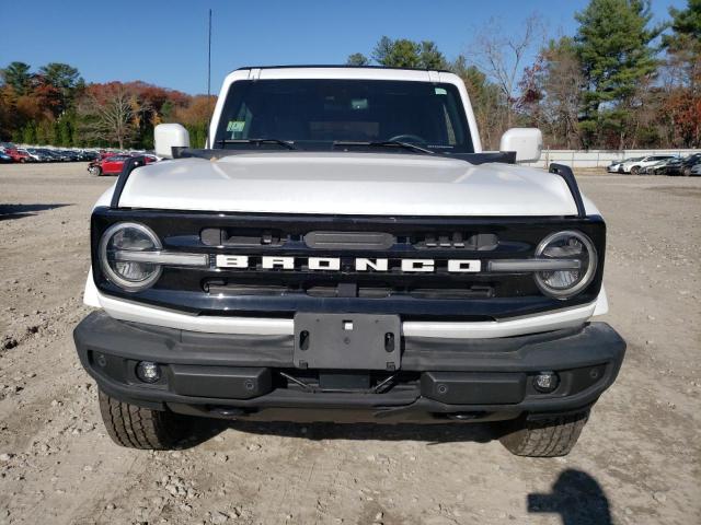 1FMDE5BH5NLA70131 - 2022 FORD BRONCO BASE WHITE photo 5