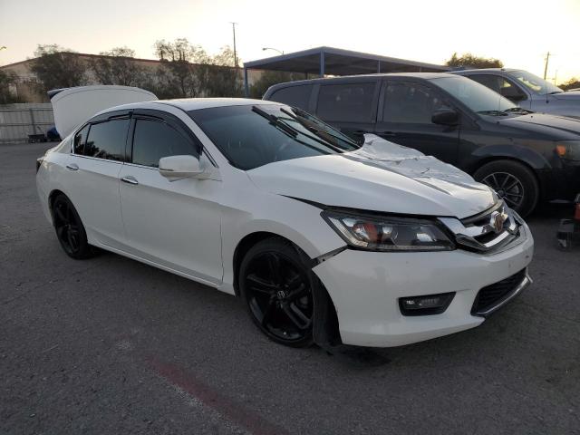 1HGCR2F75FA126118 - 2015 HONDA ACCORD EX WHITE photo 4