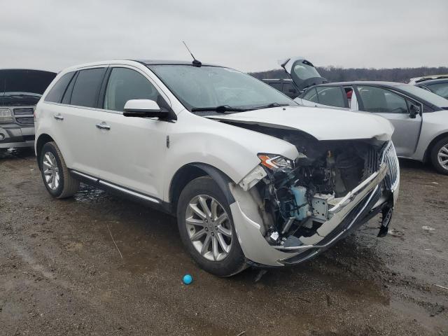 2LMDJ8JK9CBL12317 - 2012 LINCOLN MKX WHITE photo 4