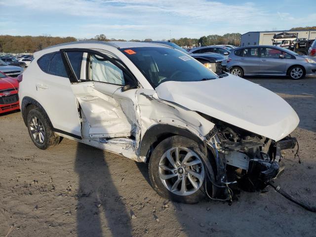 KM8J3CA46JU667983 - 2018 HYUNDAI TUCSON SEL WHITE photo 4