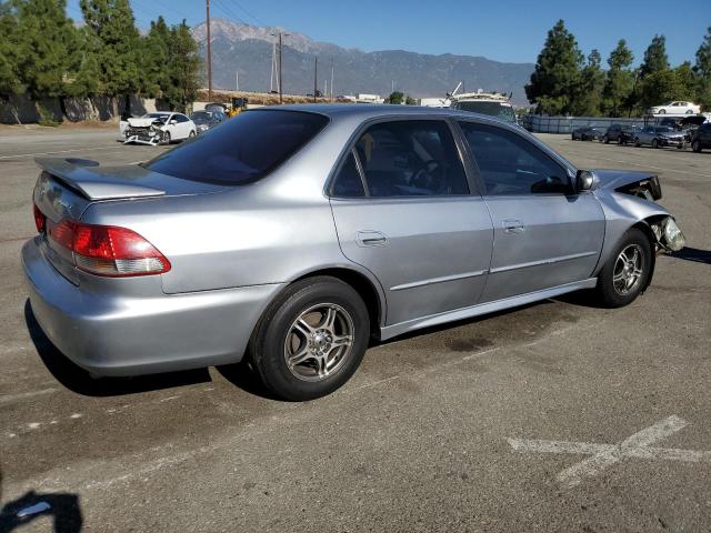 1HGCG665X2A094756 - 2002 HONDA ACCORD LX SILVER photo 3