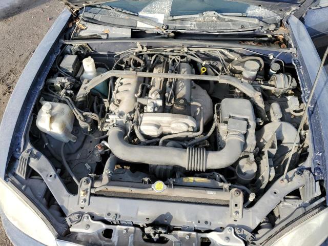 JM1NB353610203318 - 2001 MAZDA MX-5 MIATA BASE BLUE photo 11