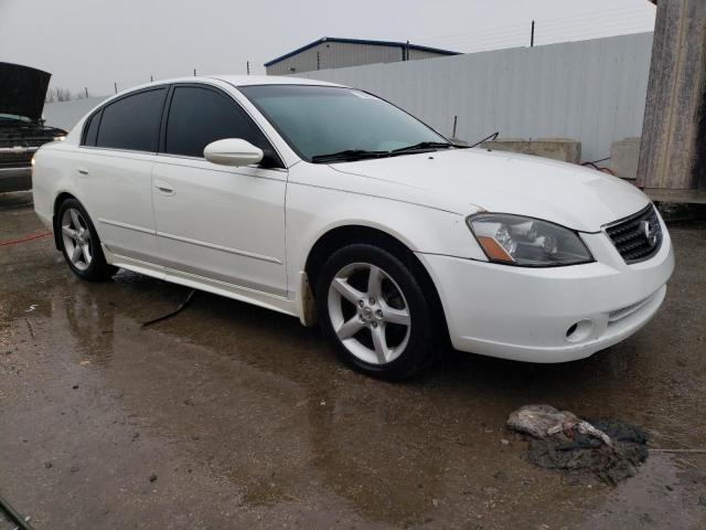 1N4BL11D05N499714 - 2005 NISSAN ALTIMA SE WHITE photo 4