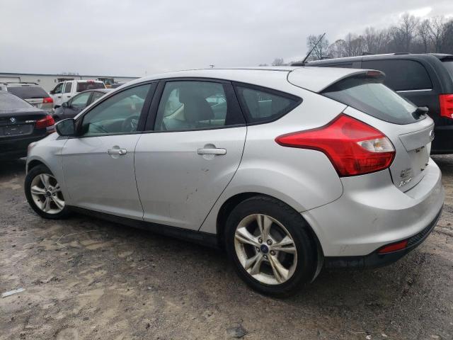 1FADP3K29EL457608 - 2014 FORD FOCUS SE SILVER photo 2