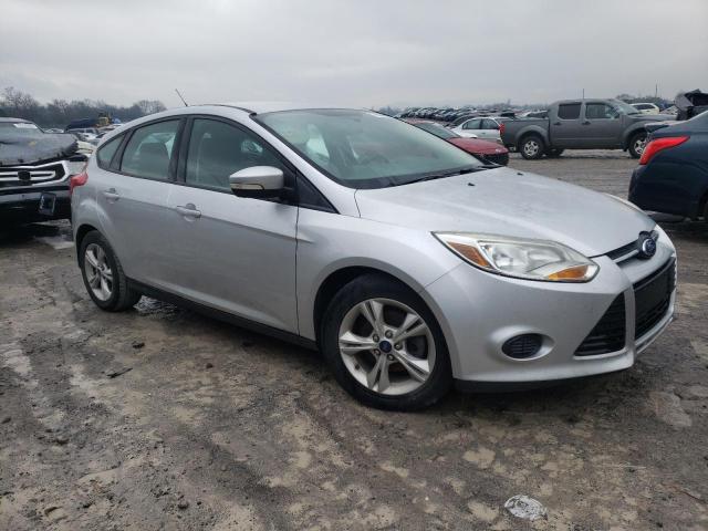 1FADP3K29EL457608 - 2014 FORD FOCUS SE SILVER photo 4