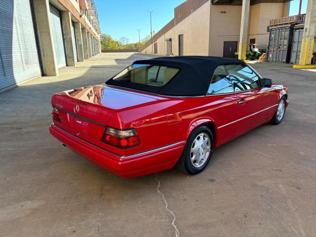 WDBEA66EXSC257255 - 1995 MERCEDES-BENZ E 320 RED photo 4