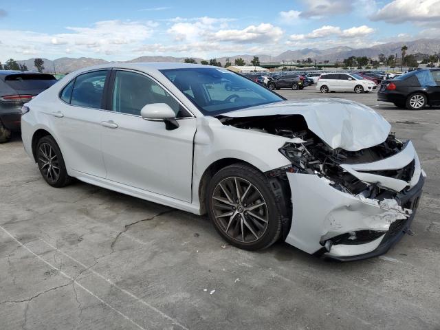 4T1T11AK5PU112050 - 2023 TOYOTA CAMRY SE NIGHT SHADE WHITE photo 4