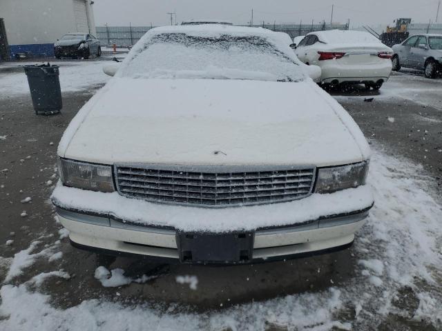 1G6KD52Y5TU238830 - 1999 CADILLAC DEVILLE WHITE photo 5