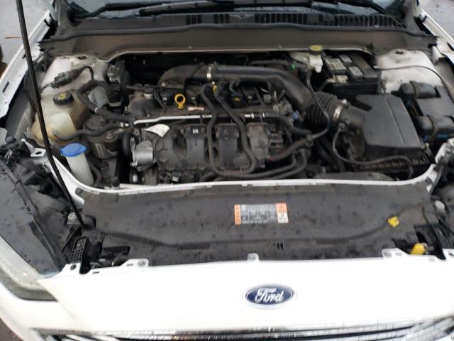 3FA6P0T94KR159063 - 2019 FORD FUSION SE WHITE photo 11