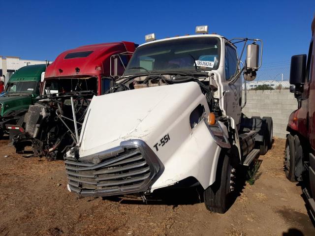 2FWJAWDX29AAF5867 - 2009 STERLING TRUCK L 8500 WHITE photo 2