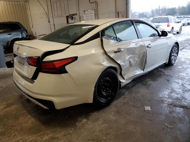 1N4BL4BV9KC216467 - 2019 NISSAN ALTIMA S WHITE photo 3