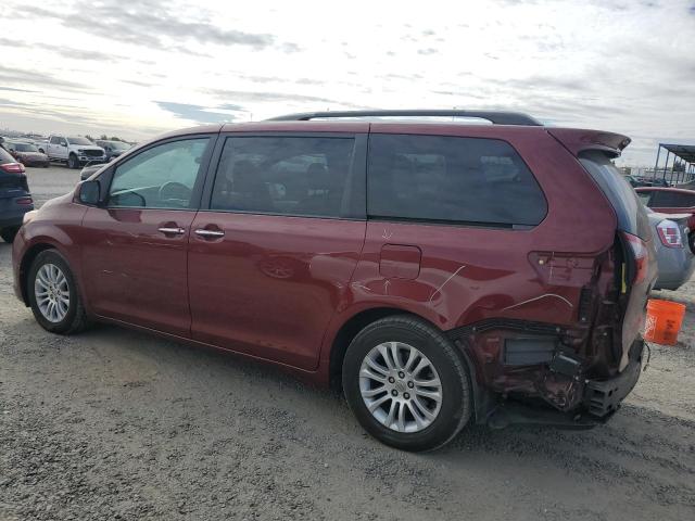 5TDYK3DC3FS563150 - 2015 TOYOTA SIENNA XLE MAROON photo 2