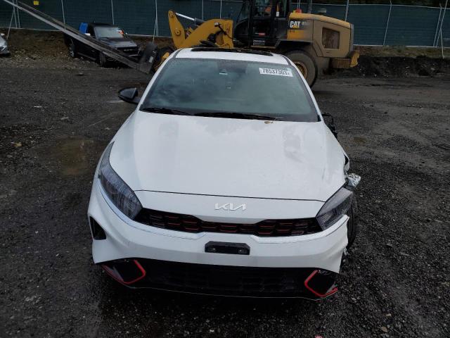 3KPF54AD2PE581264 - 2023 KIA FORTE GT LINE WHITE photo 5