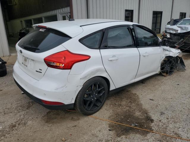 1FADP3K23GL239358 - 2016 FORD FOCUS SE WHITE photo 3