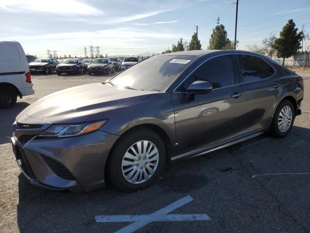 4T1B11HK7JU565112 - 2018 TOYOTA CAMRY L GRAY photo 1