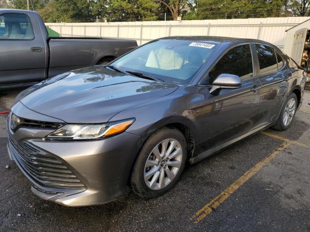 4T1B11HK7JU586333 - 2018 TOYOTA CAMRY L GRAY photo 1