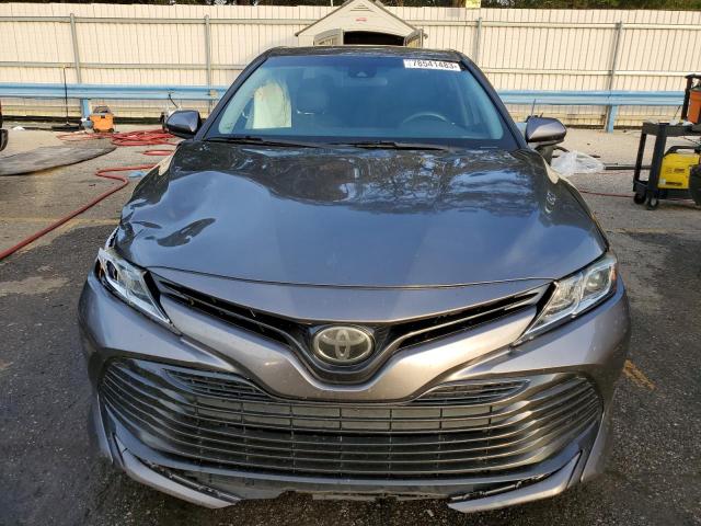 4T1B11HK7JU586333 - 2018 TOYOTA CAMRY L GRAY photo 5