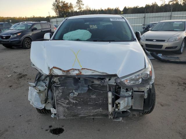 4A4AP3AW1FE055856 - 2015 MITSUBISHI OUTLANDER ES WHITE photo 5