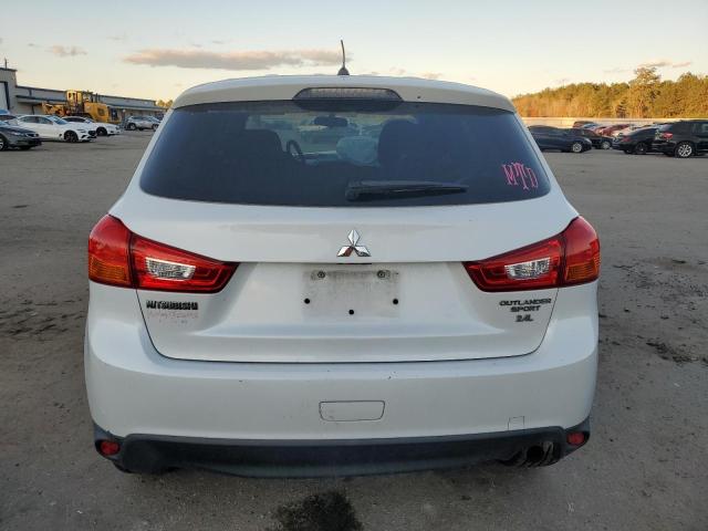 4A4AP3AW1FE055856 - 2015 MITSUBISHI OUTLANDER ES WHITE photo 6