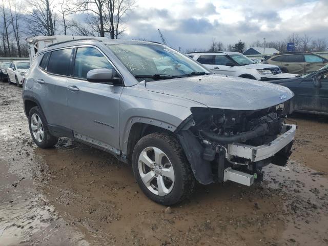 3C4NJDBB2JT284082 - 2018 JEEP COMPASS LATITUDE SILVER photo 4