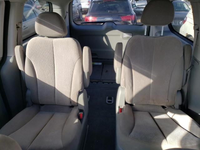 KNDMG4C71E6586600 - 2014 KIA SEDONA LX SILVER photo 10