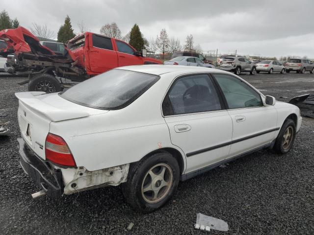 1HGCD5633RA140214 - 1994 HONDA ACCORD LX WHITE photo 3